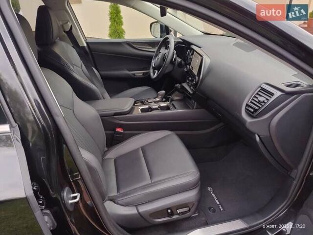 Чорний Лексус НХ, об'ємом двигуна 2.5 л та пробігом 31 тис. км за 37500 $, фото 17 на Automoto.ua