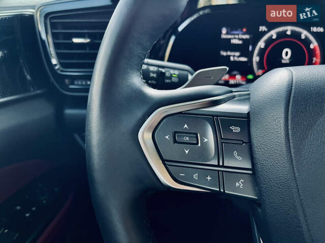 Черный Лексус НХ, объемом двигателя 2.49 л и пробегом 27 тыс. км за 41500 $, фото 31 на Automoto.ua