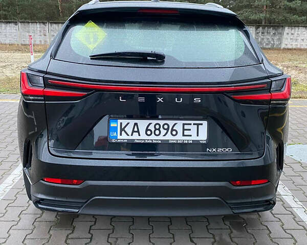 Черный Лексус НХ, объемом двигателя 1.99 л и пробегом 162 тыс. км за 43200 $, фото 2 на Automoto.ua
