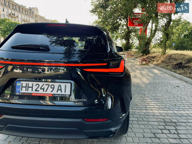 Черный Лексус НХ, объемом двигателя 2.49 л и пробегом 27 тыс. км за 41500 $, фото 5 на Automoto.ua