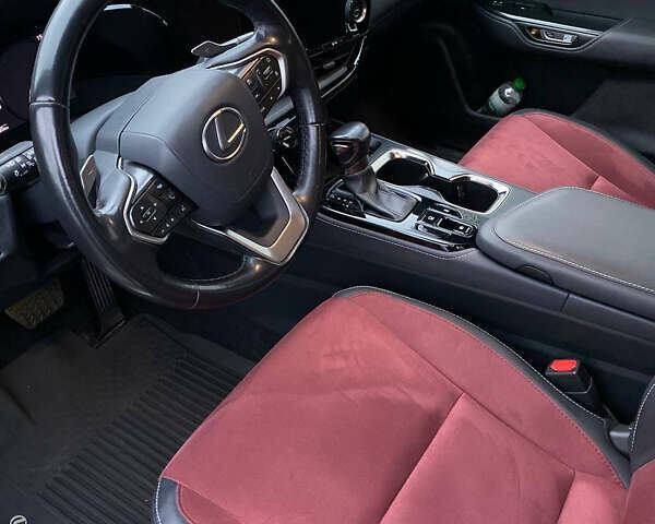 Черный Лексус НХ, объемом двигателя 1.99 л и пробегом 162 тыс. км за 43200 $, фото 7 на Automoto.ua