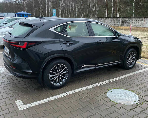 Черный Лексус НХ, объемом двигателя 1.99 л и пробегом 162 тыс. км за 43200 $, фото 3 на Automoto.ua