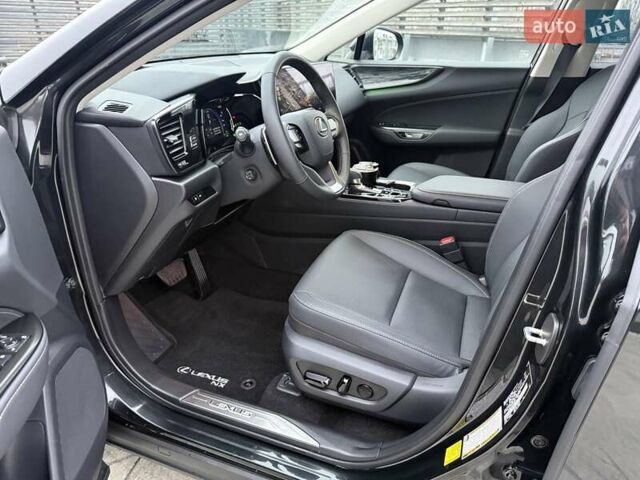 Чорний Лексус НХ, об'ємом двигуна 2.49 л та пробігом 2 тис. км за 51500 $, фото 16 на Automoto.ua