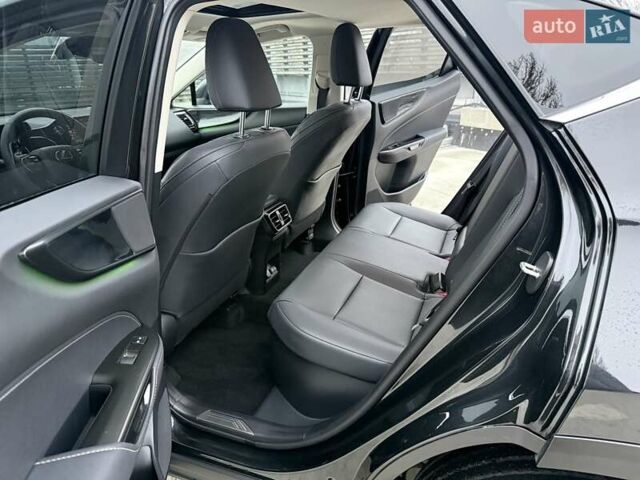 Чорний Лексус НХ, об'ємом двигуна 2.49 л та пробігом 2 тис. км за 51500 $, фото 36 на Automoto.ua