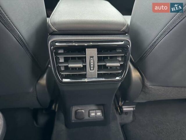 Чорний Лексус НХ, об'ємом двигуна 2.49 л та пробігом 2 тис. км за 51500 $, фото 34 на Automoto.ua