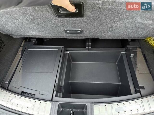 Чорний Лексус НХ, об'ємом двигуна 2.49 л та пробігом 2 тис. км за 51500 $, фото 13 на Automoto.ua