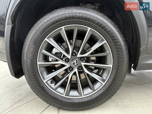 Чорний Лексус НХ, об'ємом двигуна 2.49 л та пробігом 2 тис. км за 51500 $, фото 7 на Automoto.ua