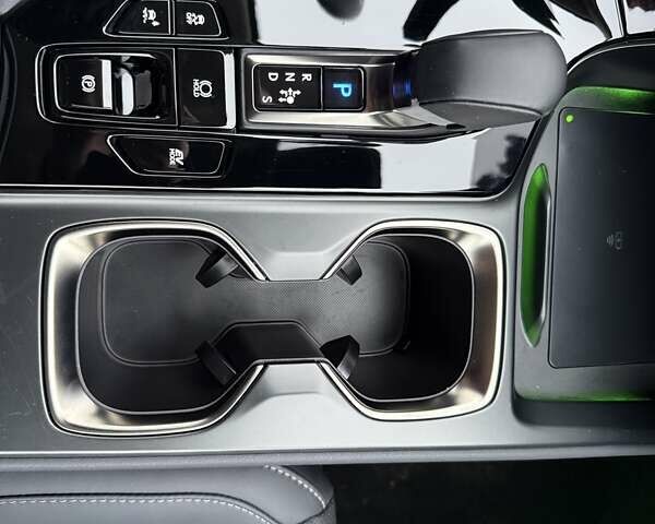 Чорний Лексус НХ, об'ємом двигуна 2.49 л та пробігом 2 тис. км за 51500 $, фото 28 на Automoto.ua