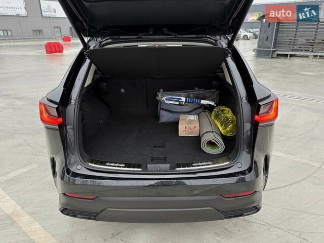 Чорний Лексус НХ, об'ємом двигуна 2.49 л та пробігом 2 тис. км за 51500 $, фото 11 на Automoto.ua