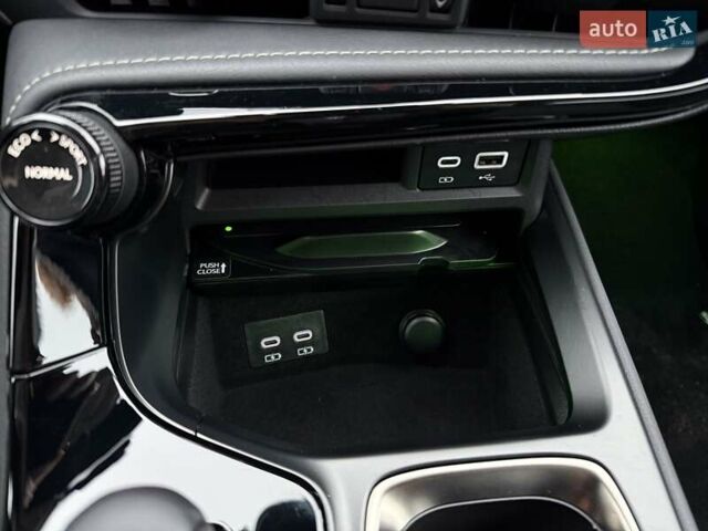 Чорний Лексус НХ, об'ємом двигуна 2.49 л та пробігом 2 тис. км за 51500 $, фото 29 на Automoto.ua
