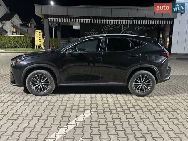 Черный Лексус НХ, объемом двигателя 2.39 л и пробегом 1 тыс. км за 47000 $, фото 2 на Automoto.ua