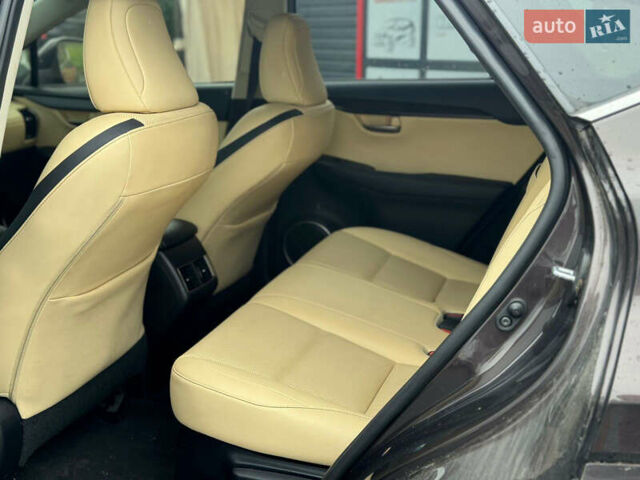 Коричневый Лексус НХ, объемом двигателя 0 л и пробегом 120 тыс. км за 15900 $, фото 10 на Automoto.ua