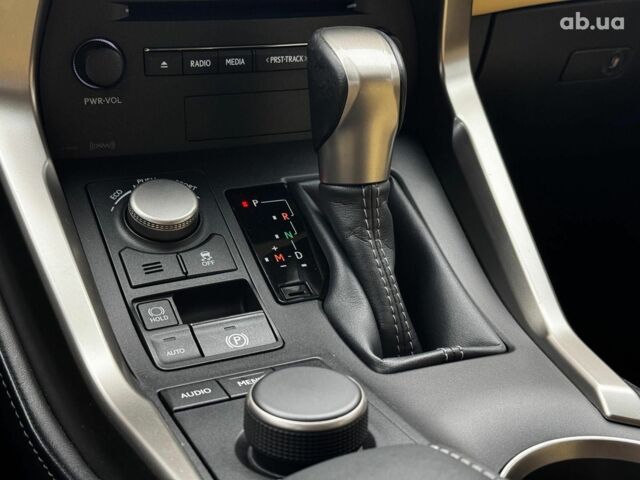 Коричневый Лексус НХ, объемом двигателя 2 л и пробегом 113 тыс. км за 20990 $, фото 24 на Automoto.ua