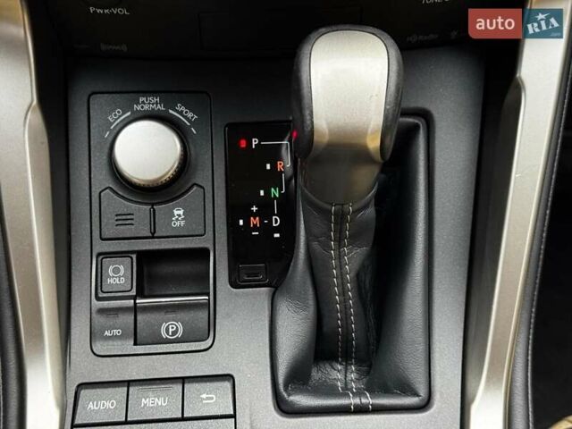 Коричневий Лексус НХ, об'ємом двигуна 2 л та пробігом 113 тис. км за 20990 $, фото 25 на Automoto.ua