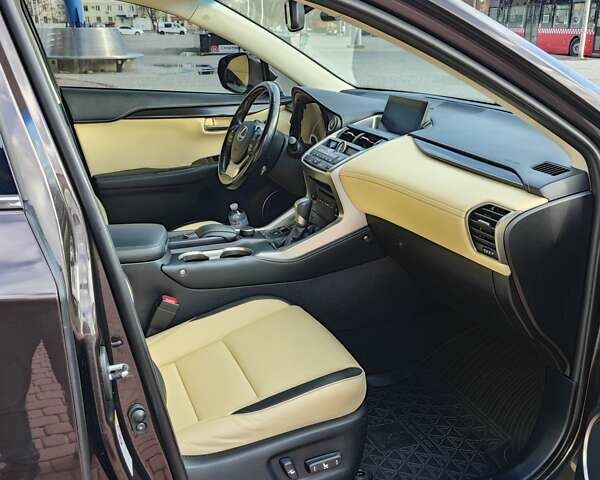 Коричневий Лексус НХ, об'ємом двигуна 2 л та пробігом 113 тис. км за 21000 $, фото 8 на Automoto.ua