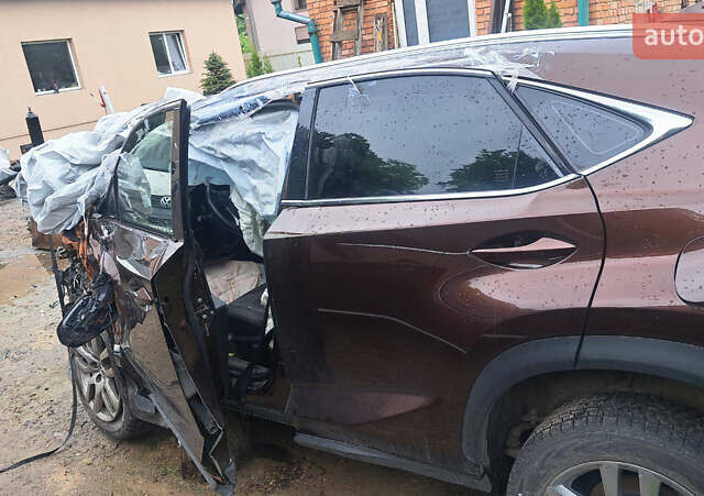 Коричневый Лексус НХ, объемом двигателя 1.99 л и пробегом 70 тыс. км за 8500 $, фото 2 на Automoto.ua