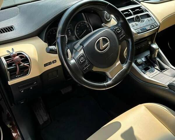 Коричневий Лексус НХ, об'ємом двигуна 1.99 л та пробігом 125 тис. км за 29000 $, фото 4 на Automoto.ua