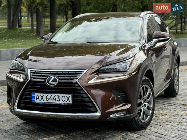 Коричневый Лексус НХ, объемом двигателя 2 л и пробегом 160 тыс. км за 24999 $, фото 2 на Automoto.ua