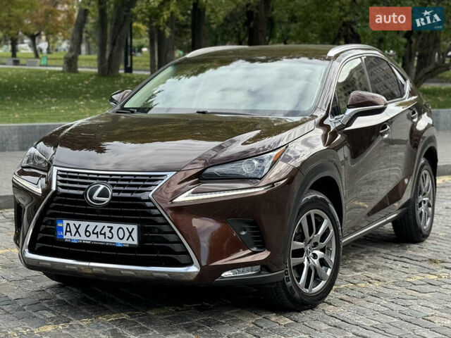 Коричневый Лексус НХ, объемом двигателя 2 л и пробегом 160 тыс. км за 24999 $, фото 1 на Automoto.ua