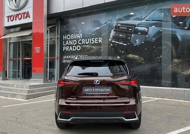 Коричневий Лексус НХ, об'ємом двигуна 2.49 л та пробігом 77 тис. км за 38534 $, фото 3 на Automoto.ua