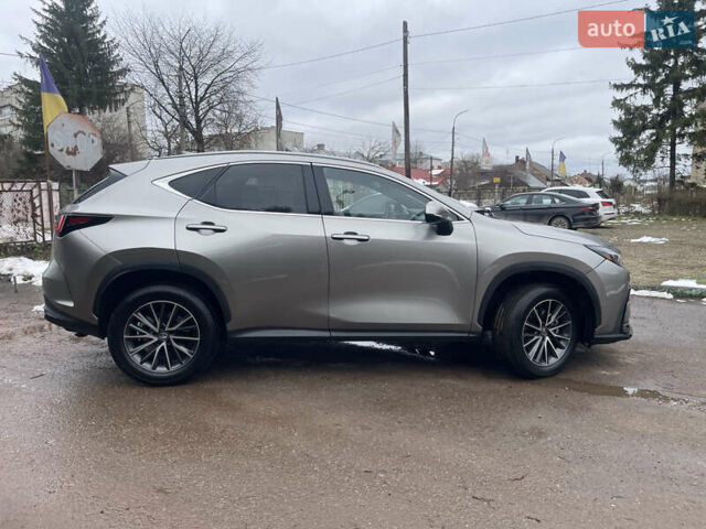 Коричневий Лексус НХ, об'ємом двигуна 2.49 л та пробігом 33 тис. км за 44000 $, фото 4 на Automoto.ua
