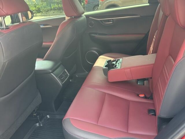 Червоний Лексус НХ, об'ємом двигуна 2 л та пробігом 135 тис. км за 28900 $, фото 5 на Automoto.ua