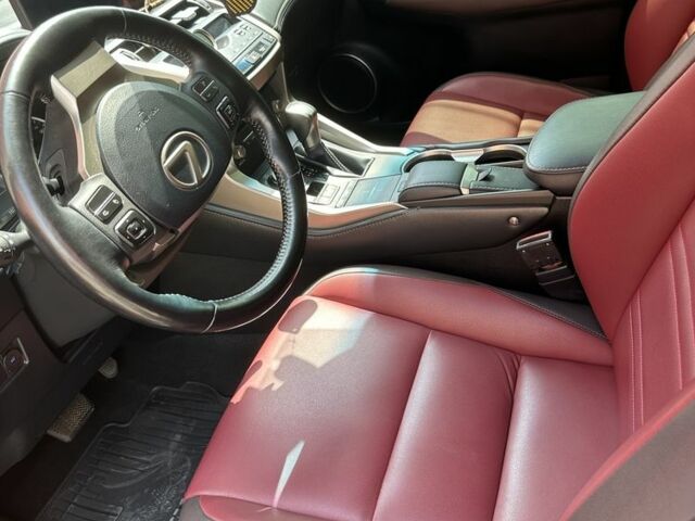 Червоний Лексус НХ, об'ємом двигуна 2 л та пробігом 135 тис. км за 28900 $, фото 3 на Automoto.ua