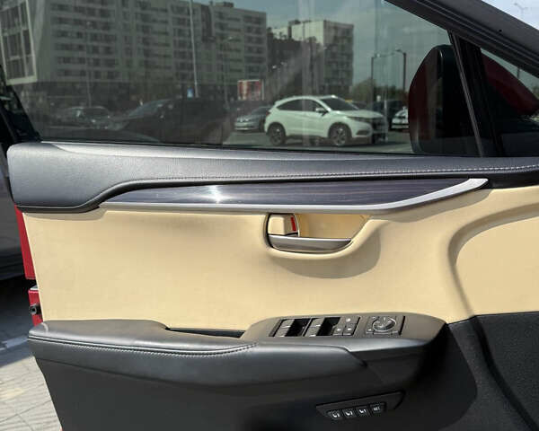 Лексус НХ 2014 в Львове на Automoto.ua Красный Лексус НХ, объемом двигателя 2 л и пробегом 195 тыс. км за 22200 $, фото 19 на Automoto.ua