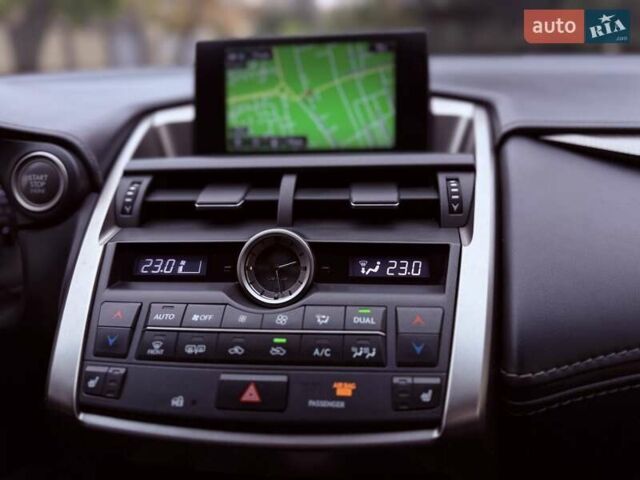 Червоний Лексус НХ, об'ємом двигуна 2 л та пробігом 125 тис. км за 22900 $, фото 64 на Automoto.ua