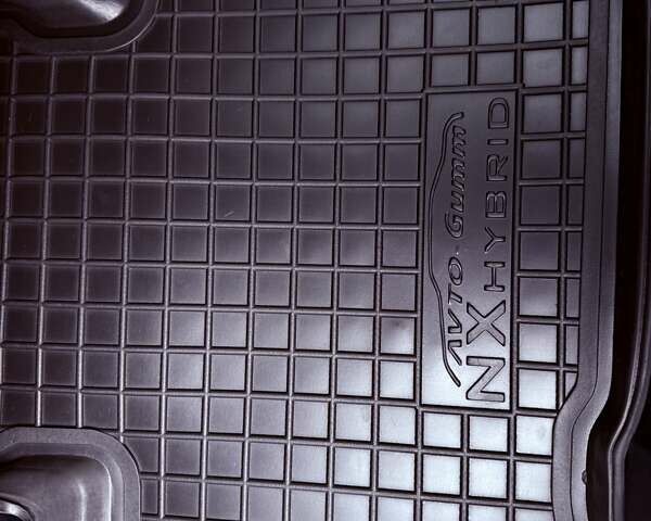 Красный Лексус НХ, объемом двигателя 2 л и пробегом 125 тыс. км за 24800 $, фото 52 на Automoto.ua