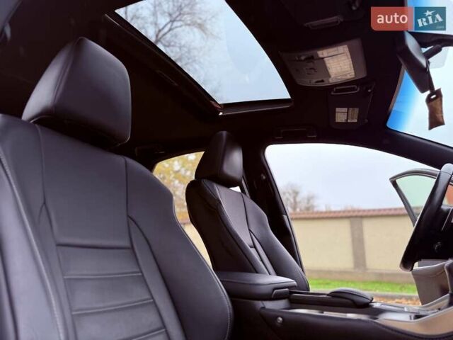 Красный Лексус НХ, объемом двигателя 2 л и пробегом 125 тыс. км за 24800 $, фото 62 на Automoto.ua