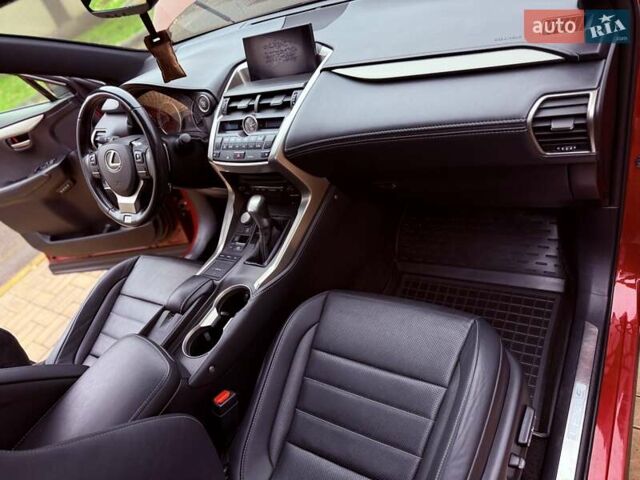 Красный Лексус НХ, объемом двигателя 2 л и пробегом 125 тыс. км за 24800 $, фото 66 на Automoto.ua
