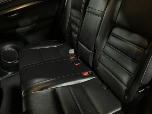 Красный Лексус НХ, объемом двигателя 2 л и пробегом 75 тыс. км за 23000 $, фото 7 на Automoto.ua