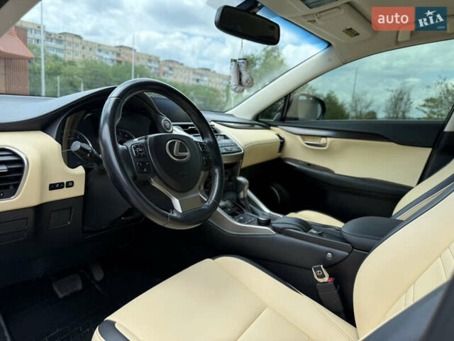 Красный Лексус НХ, объемом двигателя 2 л и пробегом 92 тыс. км за 25700 $, фото 30 на Automoto.ua