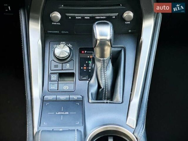 Червоний Лексус НХ, об'ємом двигуна 2 л та пробігом 51 тис. км за 28500 $, фото 36 на Automoto.ua