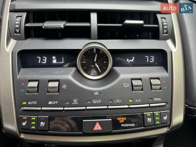 Красный Лексус НХ, объемом двигателя 2 л и пробегом 94 тыс. км за 22999 $, фото 39 на Automoto.ua