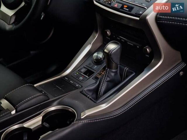 Червоний Лексус НХ, об'ємом двигуна 2 л та пробігом 61 тис. км за 26990 $, фото 56 на Automoto.ua