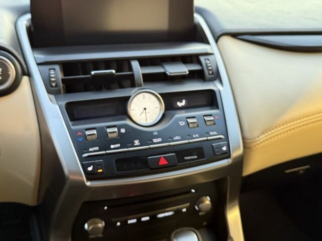 Лексус НХ 2018 в Днепре (Днепропетровске) на Automoto.ua Красный Лексус НХ, объемом двигателя 0 л и пробегом 156 тыс. км за 20999 $, фото 15 на Automoto.ua