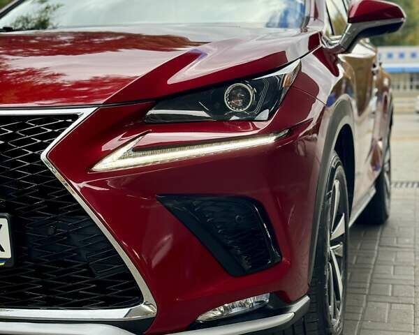 Червоний Лексус НХ, об'ємом двигуна 2 л та пробігом 94 тис. км за 22999 $, фото 1 на Automoto.ua