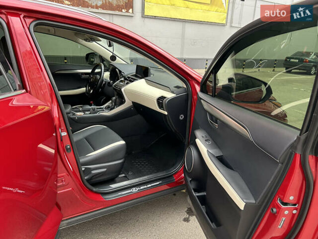 Красный Лексус НХ, объемом двигателя 1.99 л и пробегом 95 тыс. км за 32000 $, фото 5 на Automoto.ua
