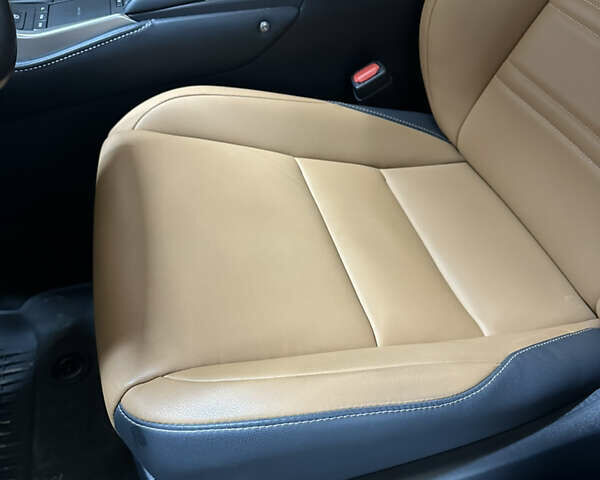 Червоний Лексус НХ, об'ємом двигуна 2 л та пробігом 39 тис. км за 25500 $, фото 18 на Automoto.ua