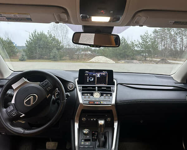 Червоний Лексус НХ, об'ємом двигуна 2 л та пробігом 39 тис. км за 25500 $, фото 12 на Automoto.ua