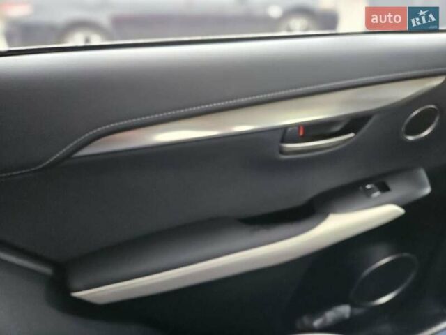 Червоний Лексус НХ, об'ємом двигуна 2 л та пробігом 22 тис. км за 35200 $, фото 12 на Automoto.ua