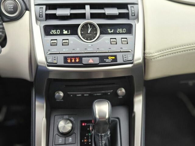 Червоний Лексус НХ, об'ємом двигуна 0 л та пробігом 22 тис. км за 35200 $, фото 5 на Automoto.ua