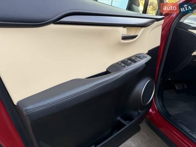 Червоний Лексус НХ, об'ємом двигуна 2 л та пробігом 99 тис. км за 28300 $, фото 6 на Automoto.ua