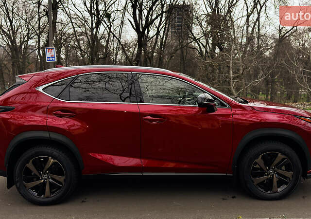 Красный Лексус НХ, объемом двигателя 2 л и пробегом 7 тыс. км за 37900 $, фото 10 на Automoto.ua
