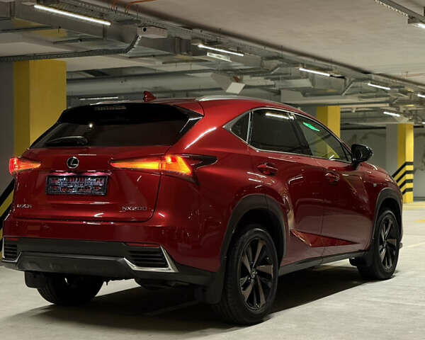 Красный Лексус НХ, объемом двигателя 1.99 л и пробегом 46 тыс. км за 35999 $, фото 1 на Automoto.ua