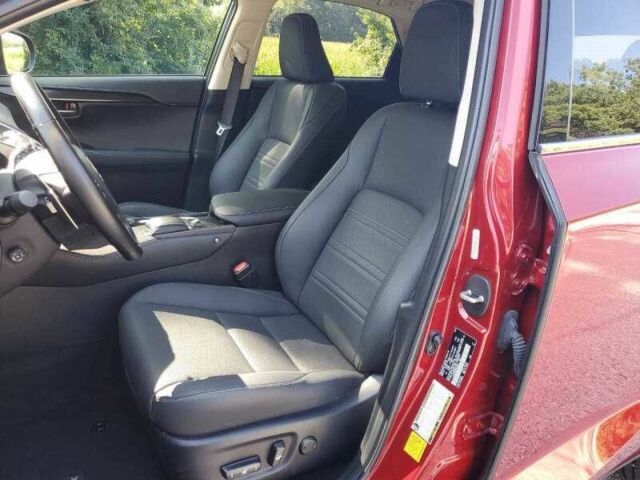 Червоний Лексус НХ, об'ємом двигуна 2 л та пробігом 34 тис. км за 11700 $, фото 7 на Automoto.ua