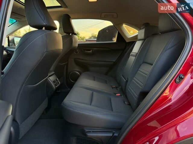 Красный Лексус НХ, объемом двигателя 2 л и пробегом 7 тыс. км за 35000 $, фото 17 на Automoto.ua