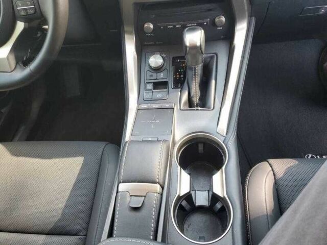 Червоний Лексус НХ, об'ємом двигуна 2 л та пробігом 34 тис. км за 11700 $, фото 11 на Automoto.ua